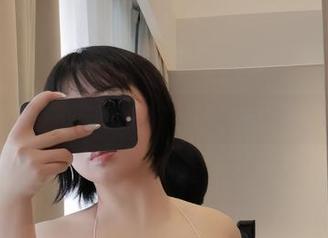 微密圈 – 在瑜瑾u的棉袜写真中，探寻温柔与您贴近的感觉！