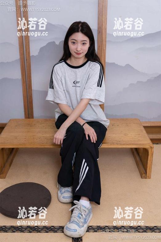 甜予摄影 - 思思教你如何优雅地穿内衣，私拍套图绝对不能错过！