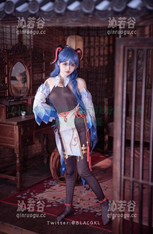 白莉爱吃巧克力 白莉爱吃巧克力连体衣的奇妙分享:一件衣服的无限可能