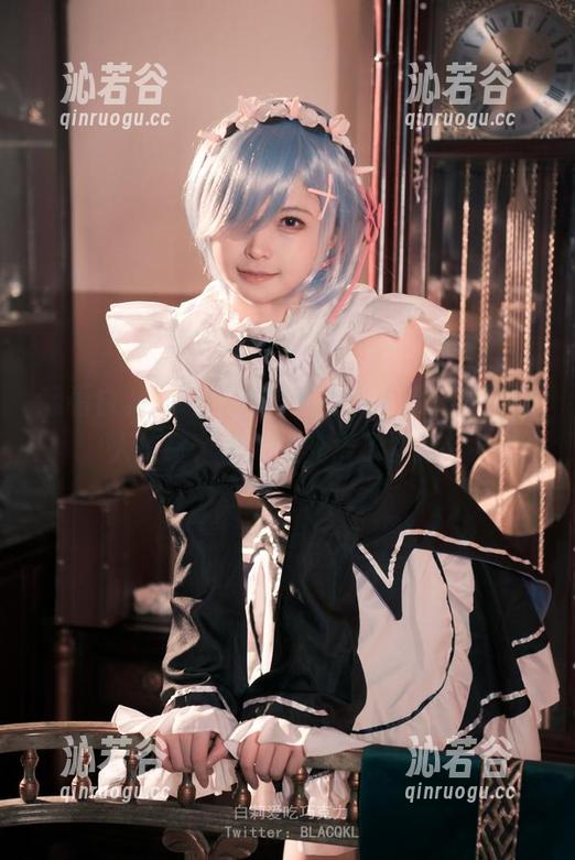 翻看白莉爱吃巧克力的古风汉服，原图让人惊呆，图片里充满了猫腻！