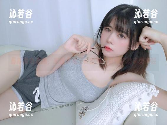 最新黑色潮流，眼酱大魔王w的照片引爆你的审美神经