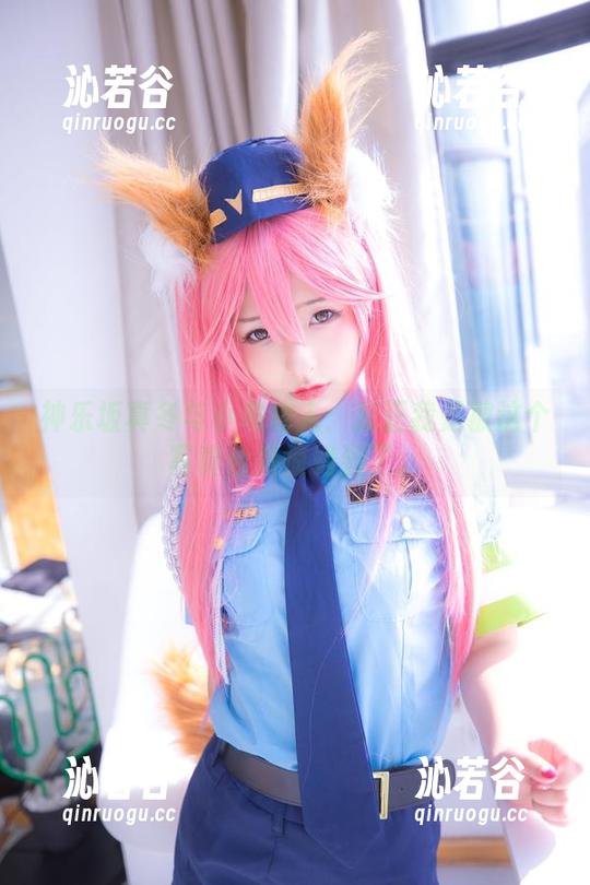 神乐坂真冬与小鸟依人：反正我是被这个写真合集惊艳到了。