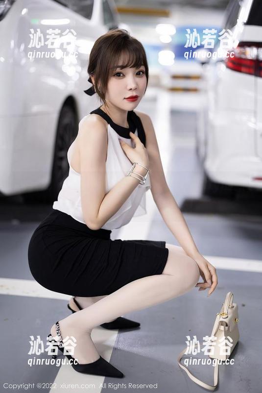 秀人网-Suki_baby 秀人网 - 可爱到顶尖:Suki_baby的新图包让你根本停不下来!