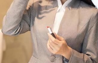 秀人网 – 佘贝拉bella睡衣合集，穿上这件你就能跟床融为一体！快来取经！