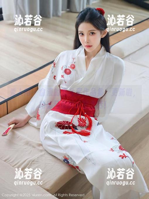 秀人网 - 俞漫的双马尾作品集：更新啦，揭秘马尾的秘密生活！