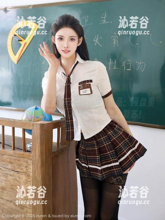 秀人网 - 安然maleah美脚作品：网盘里的小妖精，足以让你的海盗心复苏！