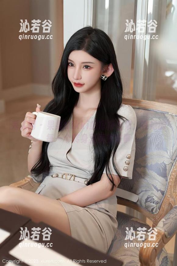 秀人网 - 果果Nikki的短裙合集：在她的每一个转身里藏着故事