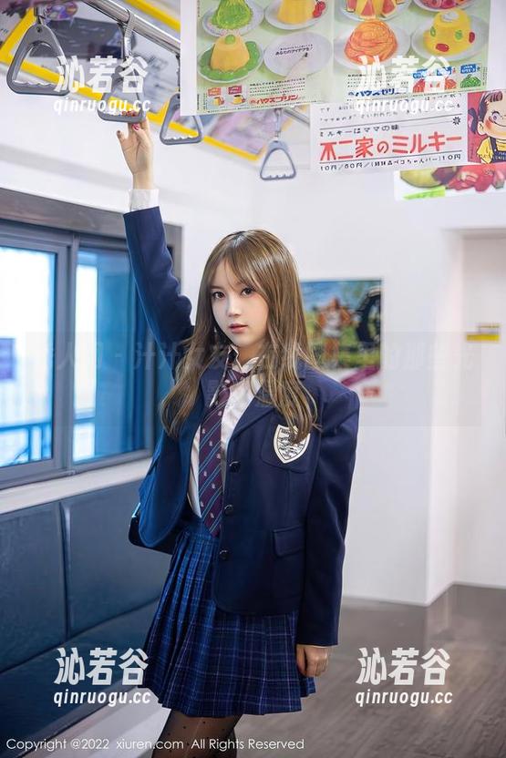 秀人网 - 汁汁女友：在线图集里的那些光影和温度