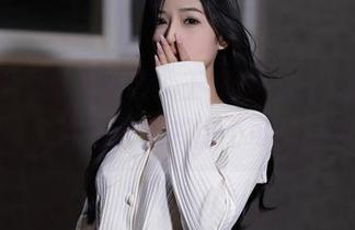 秀人网 – 修女逆袭！王馨瑶yanni的定制写真，谁说清规戒律不可以时尚？