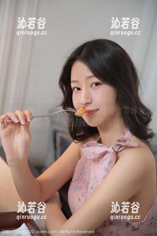 秀人网 - ↓超强反差↓白琮瑗修女写真全集，圣洁与诱惑的完美结合！
