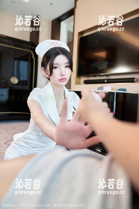 秀人网 - 白甜校服写真：无圣光也能闪闪发光！