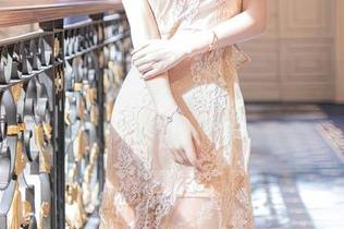 秀人网 – 阿乖Kiddo的白色诱惑：美图＋高清，心甘情愿投降