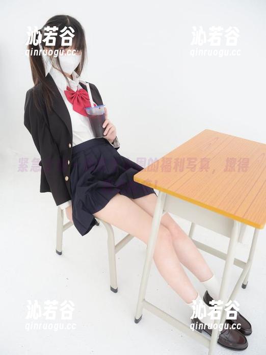 紧急企划 - 优等生小恩的福利写真，撩得我心痒痒！