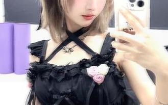 跟随紫氯氯的镜头，看海贼王娜美的写真资源如何俘获心！