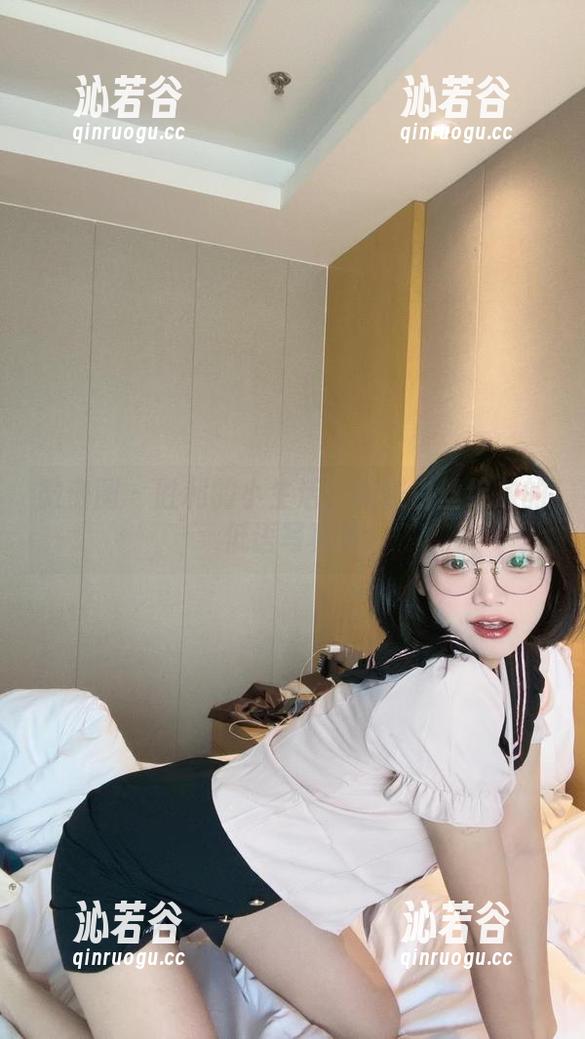 胜利的小生活 微密圈 - 胜利的小生活:蝴蝶白丝绽放的低语写真集
