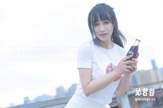脱尾巴Mizuki 泳池里的脱尾巴Mizuki:无圣光原图,简直要让人自愧不如!