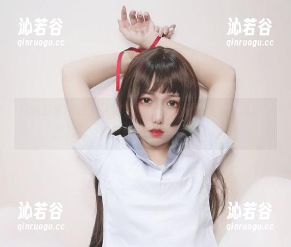 芋圆侑子 开启最新图库,目睹芋圆侑子如何优雅驾驭路易九世礼服,感觉仿佛在看一场奇幻秀!