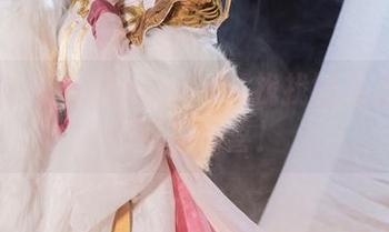 吊带与花兮_honoka：找找图库里的不经意小惊喜！