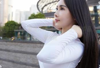 蜜桃社 – 追赶潮流！赵灵儿Linger的新连体衣作品，时光的完美捕捉