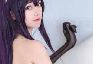 不可思议的女仆：蜜汁猫裘的写真美图，温柔中透着狠劲