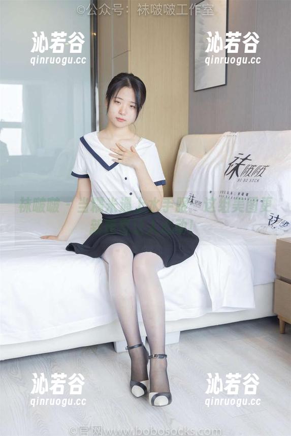 袜啵啵 - 当糯米遇上水手服：这组美图更新简直让人心动！