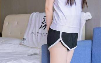 袜啵啵 – 在雪糕的裸足下：高清壁纸，脚踏实地的梦境