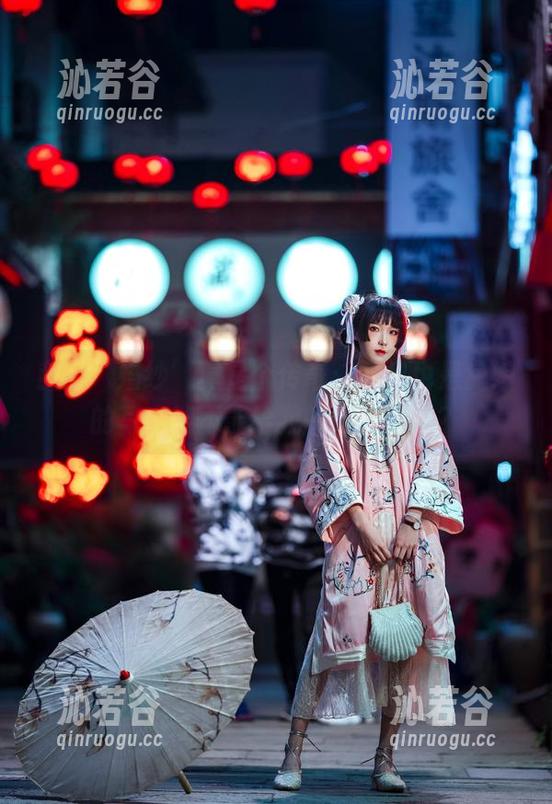 阿包也是兔娘 我的‘婚纱’真是个传奇:阿包也是兔娘的写真能不能给我一点好感觉?