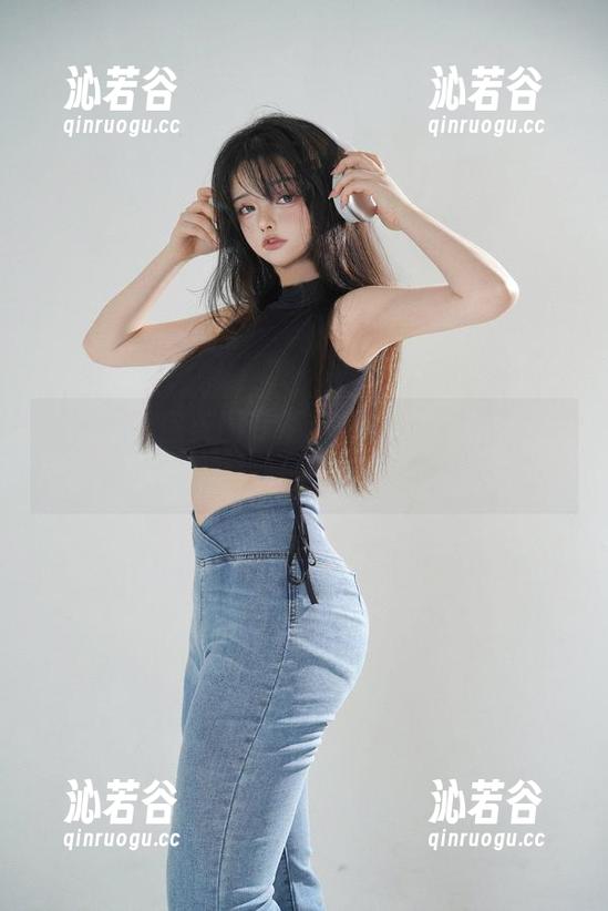 阿寨寨 阿寨寨私房美图专场,体验伊露露的浪漫与俏皮