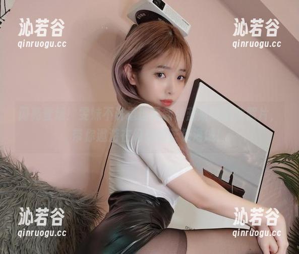雯妹不讲道理 闪亮登场!雯妹不讲道理最新碧蓝航线黛朵照片,带你遨游在幻想的蓝色海域!