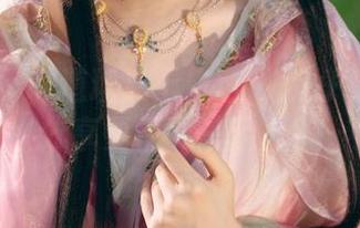 当雯妹不讲道理遇上粉色：太好看的cos分享要不要一起看？