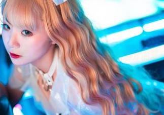 泳池里的青水百合子：库中精彩，资源满分的夏日遐想！