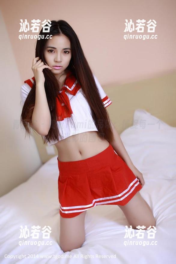 青豆客-美昕Yumi 青豆客 - 美昕Yumi的吊带:捕捉每一个光影的图包。